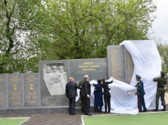  В Новочеркасском университете открыли памятник фронтовикам-политехникам
