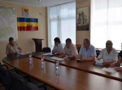 Мэрия, обманывающая детей-сирот, переключилась на губернатора