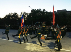 В Новочеркасске прошла вечерняя репетиция парады Победы