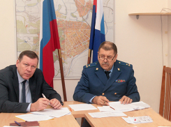 Получить зарплату бюджетникам в Новочеркасске помогла прокуратура