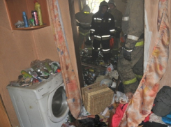 Сильно захламленная квартира загорелась в переулке Заводском в Новочеркасске