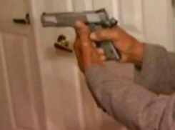 Разъяренный новочеркасец стрелял в собственного сына, пока у него не кончились патроны