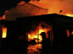 Под Новочеркасском в результате замыкания загорелся склад