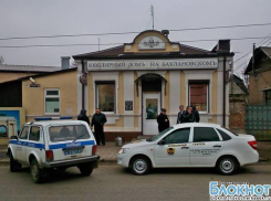 В Новочеркасске со стрельбой из охотничьего ружья ограбили ювелирный магазин