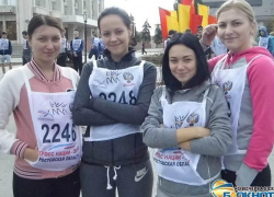 Почти 5000 жителей Новочеркасска вышли на «Кросс нации» - найди себя на фото