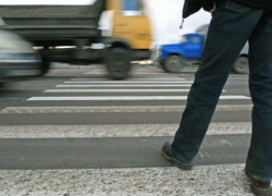 В Новочеркасске сбившая пешехода иномарка попала на видео
