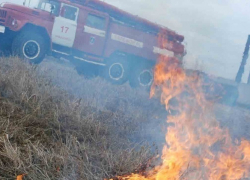 МЧС выпустило экстренное предупреждение о высокой пожароопасности в ближайшие два дня