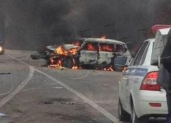 В результате ДТП в Новочеркасске загорелась машина