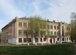 В Новочеркасске 17-летняя ученица школы №9 найдена повешенной у себя дома