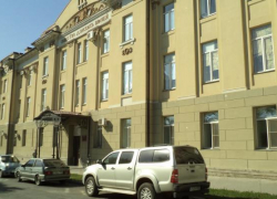 Сотрудники МЧС эвакуировали людей из приемного отделения БСМП