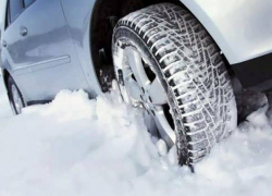 За езду зимой на летней резине будут штрафовать и эвакуировать автомобиль