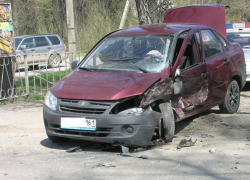 В Новочеркасске в лобовом ДТП пострадали два человека