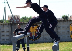   Новочеркасские полицейские бегают и стреляют лучше всех в области