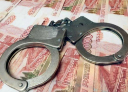 Помочь с поступлением в ростовский ВУЗ за взятку обещал житель Новочеркасска