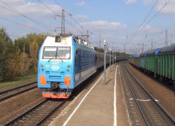 Двое людей попали под поезд в Новочеркасске