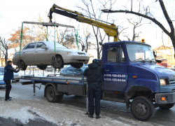 Из-за помех для снегоуборочной техники в Новочеркасске начали эвакуировать машины