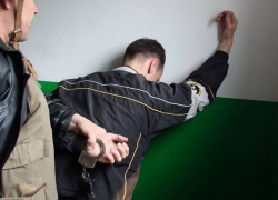 Жителя Новочеркасска задержали в Батайске по подозрению в грабеже