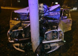 В Новочеркасске пролетевшего на красный лихача остановил столб