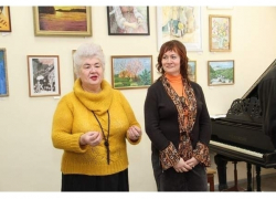 В Новочеркасске открылась «женская» выставка картин