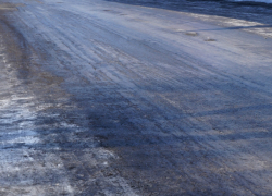В Новочеркасске на минувших выходных скользкие дороги стали причиной ДТП