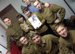 Новочеркасские студенты перевоплотились в солдат