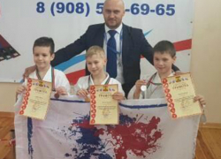 Восемь медалей завоевали каратисты из Новочеркасска на открытом турнире в Шахтах