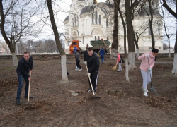 Более двух тысяч новочеркасцев вышли на городской субботник