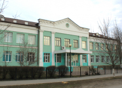 Учеников и персонал 14-й школы Новочеркасска эвакуировали из-за странной сумки