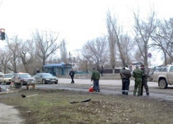 Ямочный ремонт в Новочеркасске: засыпают лужи щебнем