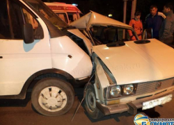 В Новочеркасске груженая Газель протаранила ВАЗ-2106, один человек пострадал