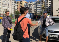 В Новочеркасске активисты провели профилактический рейд по безопасности дорожного движения