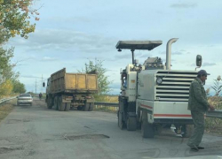 В Новочеркасске ремонтируют дорогу в микрорайон Луговой