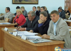 В Новочеркасске думцы попросили увеличить депутатский фонд до полумиллиона