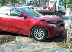 В Новочеркасске «Тойота» и «Рено» не поделили перекресток