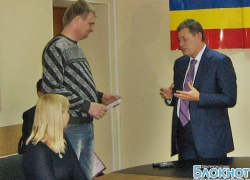 В Новочеркасске семья Мельниковых получила новогодний подарок – жилищный сертификат