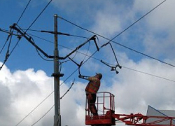 КамАЗ с вагончиком в кузове порвал контактную сеть новочеркасского трамвая