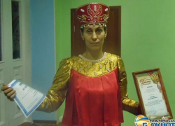 Лучшему педагогу дополнительного образования Новочеркасска вручили 40 тысяч рублей