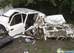 На трассе М-4 под Новочеркасском в КамАЗ врезалась «Волга»