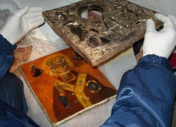 Жителя Новочеркасска подозревают в краже иконы