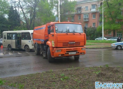 В Новочеркасске маршрутка врезалась в КамАЗ: два человека пострадали