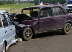 Два человека пострадали в лобовом столкновении на трассе под Новочеркасском