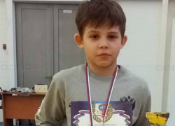Юный борец из Новочеркасска завоевал золото на открытом турнире в Каменске-Шахтинском