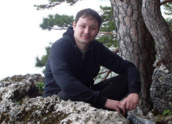 В Новочеркасске двое неизвестных напали на помощника депутата городской Думы