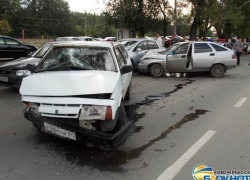 В Новочеркасске в ДТП с участием четырех машин пострадал один человек