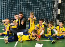 Самые маленькие футболисты Новочеркасска взяли золото на волгоградском турнире