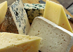 Попавшие под санкции сыры возвращаются в Россию