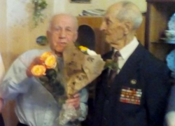Ветерану Великой Отечественной войны Анатолию Макарову из Новочеркасска исполнилось 95 лет