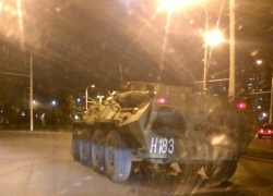 По центральным улицам Волгодонска разъезжают БТРы из Новочеркасска