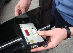 16 новочеркасских водителей отказались растонировать машину и угодили под арест