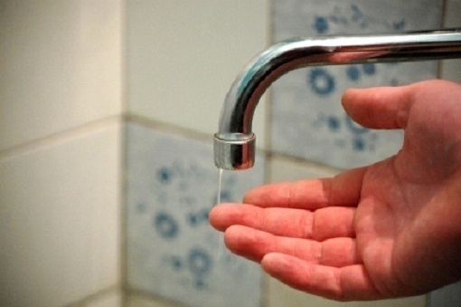 В Промышленном и Первомайском районах Новочеркасска больше суток не будет холодной воды